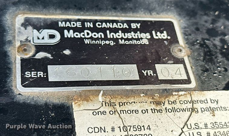 image for item NP9586 2004 MacDon 974  flex draper head