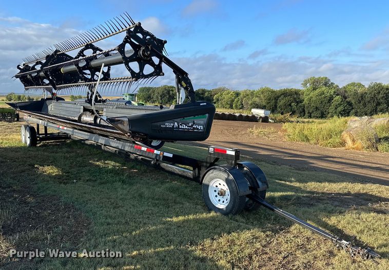image for item NP9587 2009 MacDon FD70  flex draper head