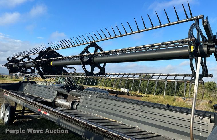 image for item NP9587 2009 MacDon FD70  flex draper head