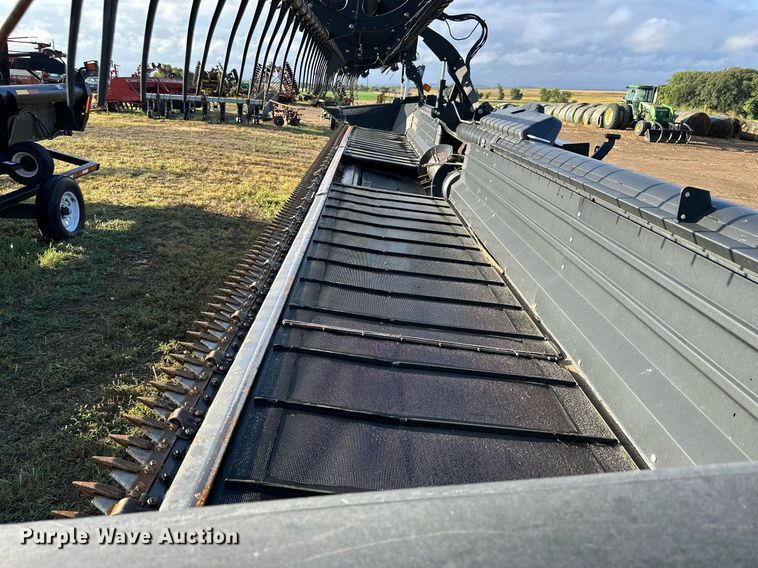 image for item NP9587 2009 MacDon FD70  flex draper head