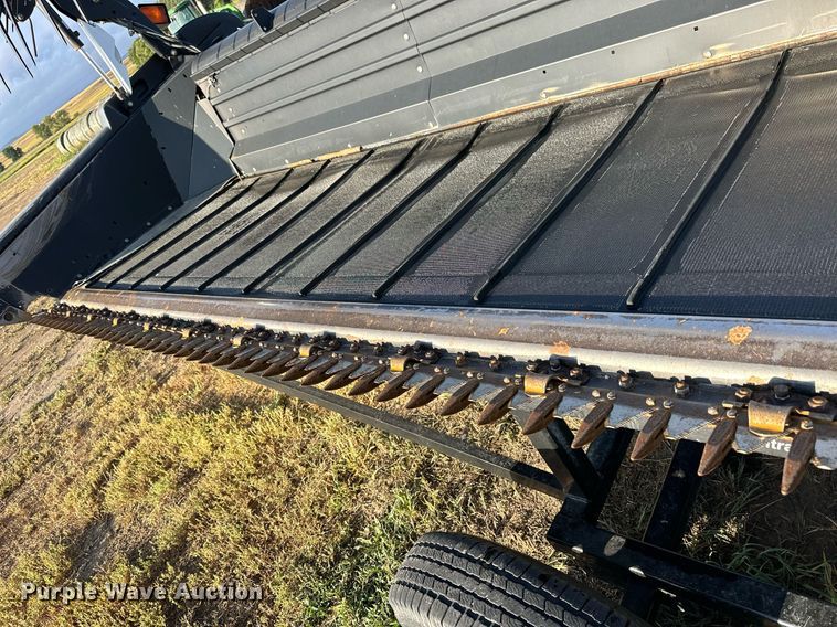 image for item NP9587 2009 MacDon FD70  flex draper head