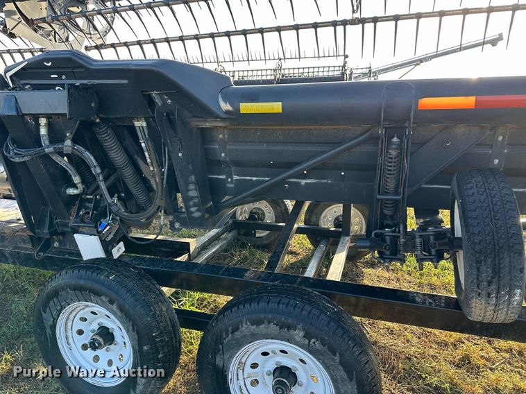 image for item NP9587 2009 MacDon FD70  flex draper head