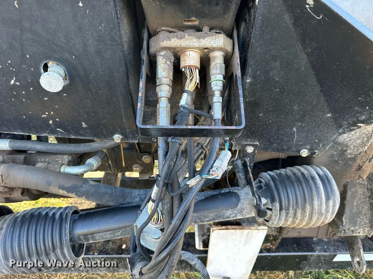 image for item NP9587 2009 MacDon FD70  flex draper head