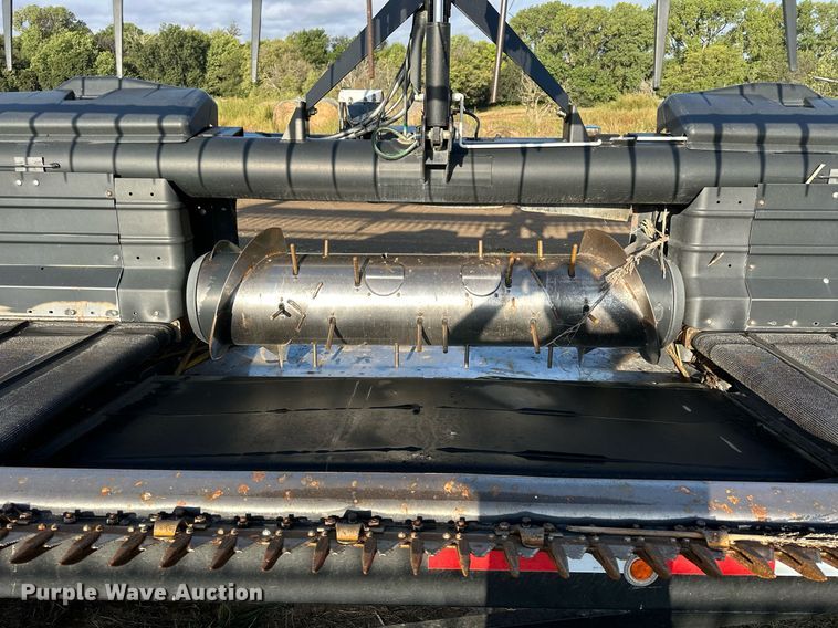 image for item NP9587 2009 MacDon FD70  flex draper head