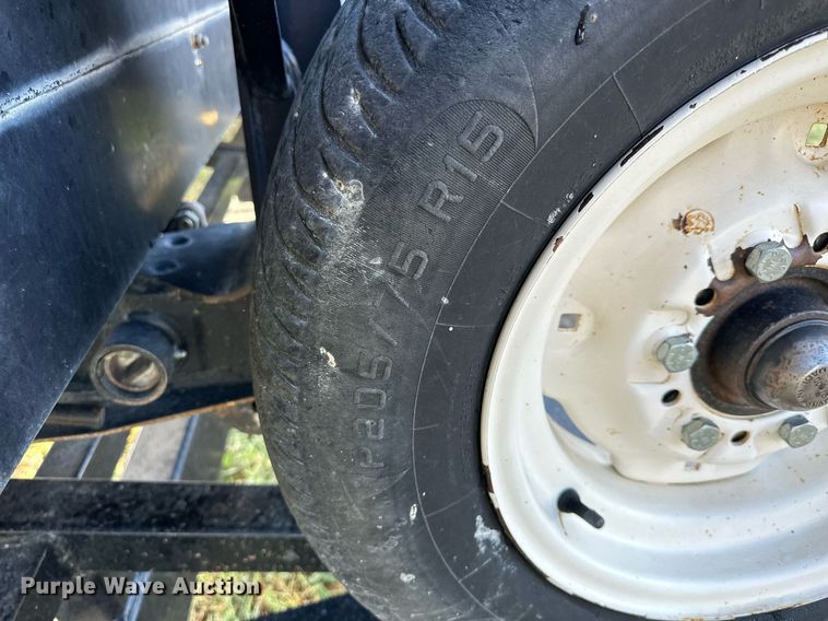 image for item NP9587 2009 MacDon FD70  flex draper head