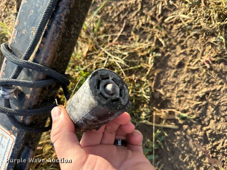 image for item NP9587 2009 MacDon FD70  flex draper head