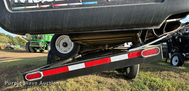 image for item NP9587 2009 MacDon FD70  flex draper head