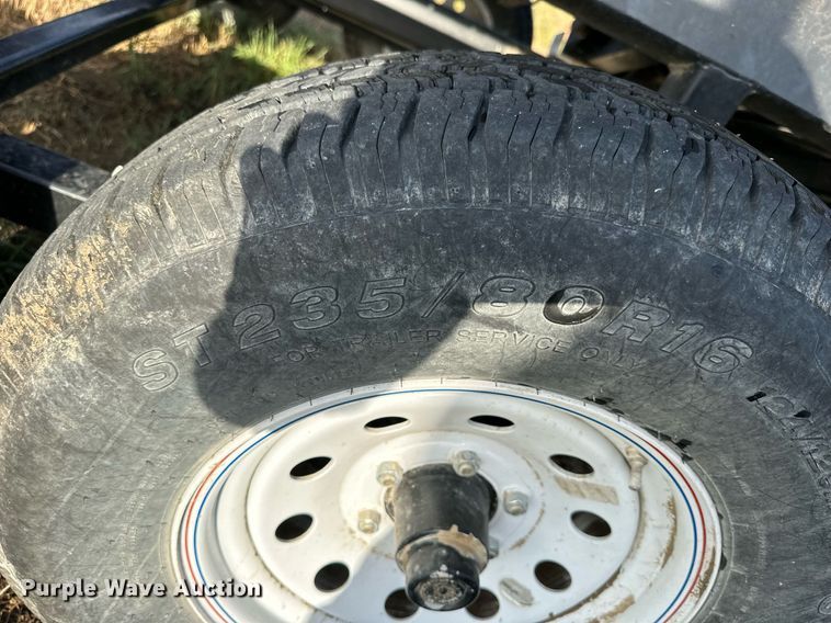 image for item NP9587 2009 MacDon FD70  flex draper head