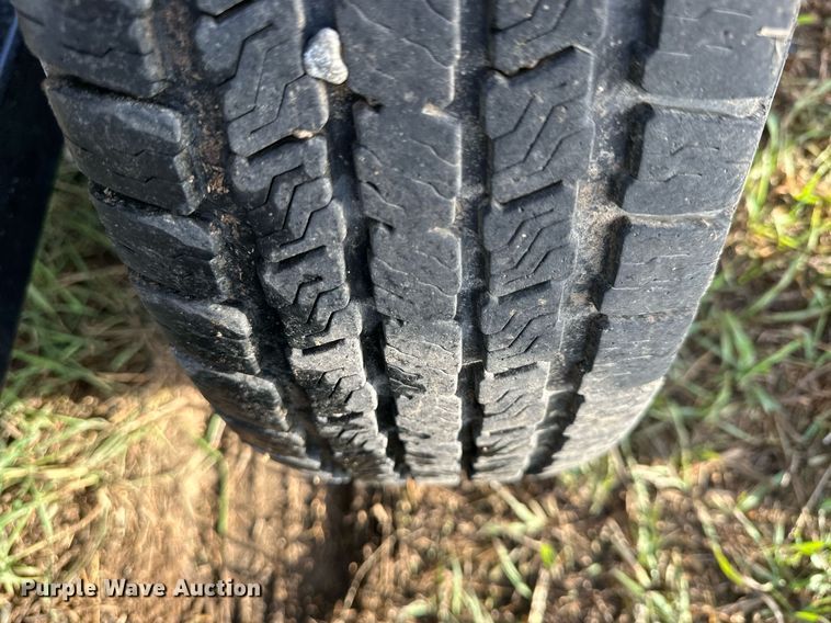 image for item NP9587 2009 MacDon FD70  flex draper head