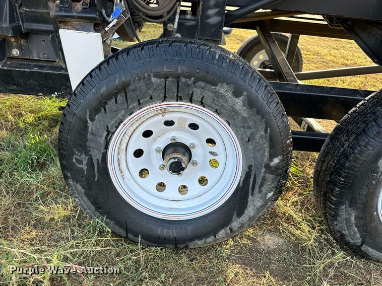 image for item NP9587 2009 MacDon FD70  flex draper head