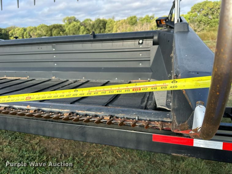 image for item NP9587 2009 MacDon FD70  flex draper head