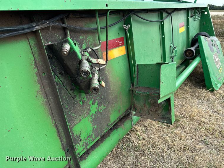 image for item NP9589 1999 John Deere 930  rigid head