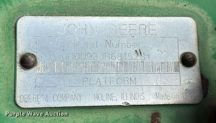 image for item NP9589 1999 John Deere 930  rigid head