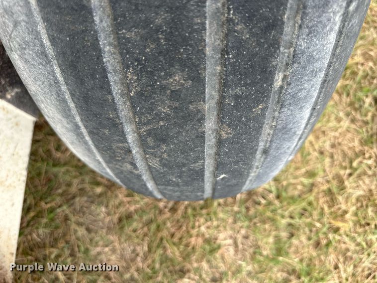 image for item NP9590 Dempster Clipper 200H  spreader