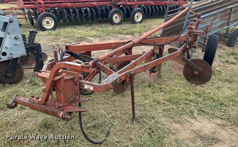 image for item NP9598 International 540  four bottom plow