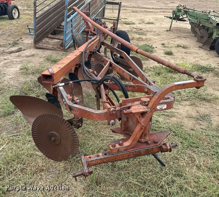 image for item NP9598 International 540  four bottom plow