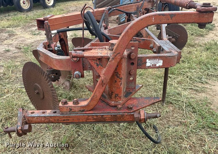 image for item NP9598 International 540  four bottom plow
