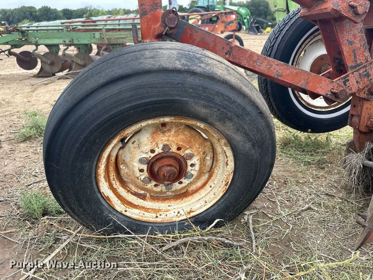 image for item NP9598 International 540  four bottom plow