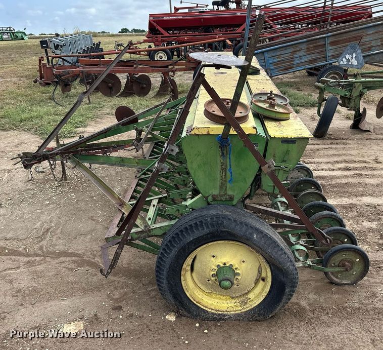 image for item NP9599 John Deere E0DRB  grain drill