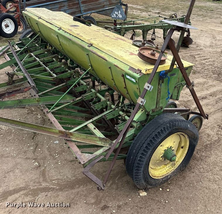 image for item NP9599 John Deere E0DRB  grain drill