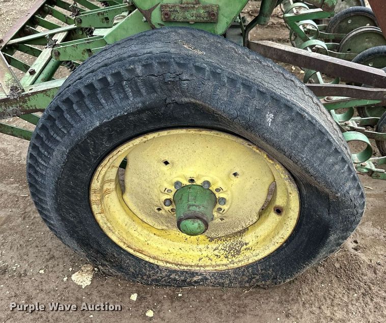 image for item NP9599 John Deere E0DRB  grain drill