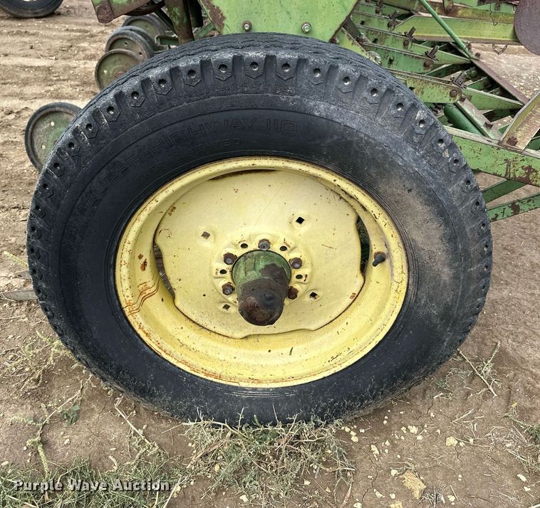 image for item NP9599 John Deere E0DRB  grain drill