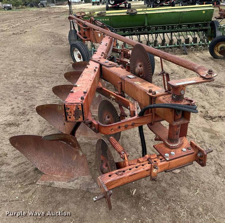 image for item NP9600 White 508  five bottom plow