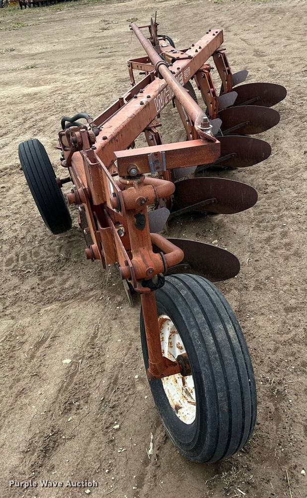 image for item NP9600 White 508  five bottom plow