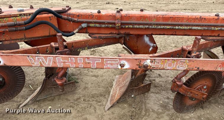 image for item NP9600 White 508  five bottom plow