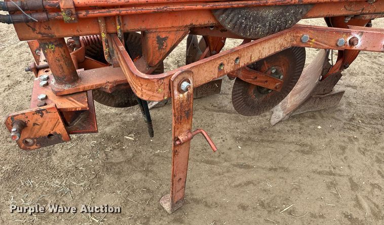 image for item NP9600 White 508  five bottom plow