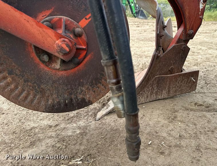 image for item NP9600 White 508  five bottom plow