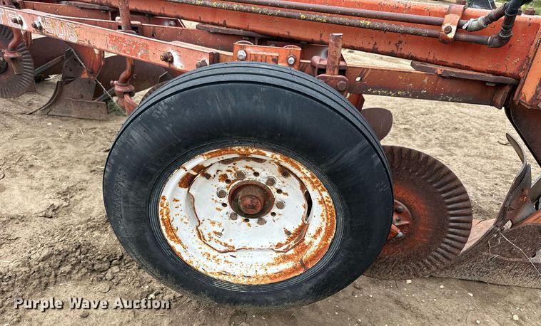 image for item NP9600 White 508  five bottom plow