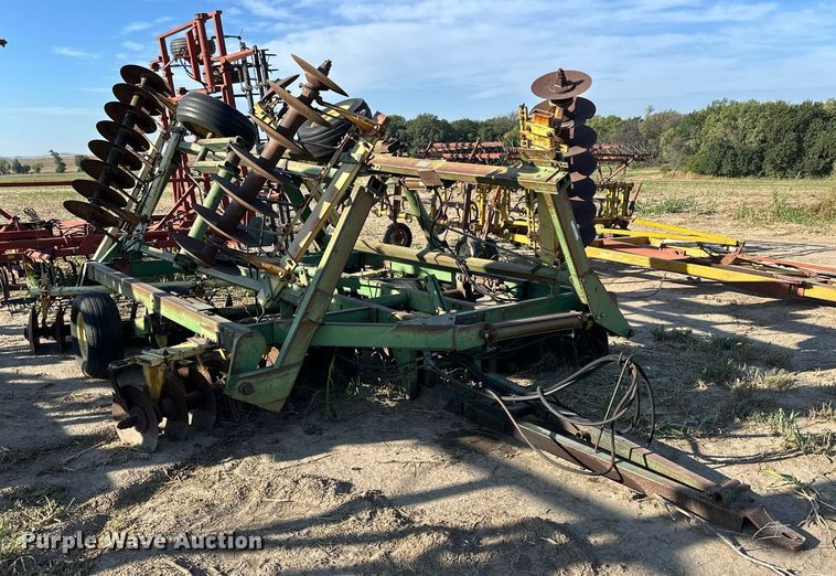 image for item NP9604 John Deere 330  double off-set disk