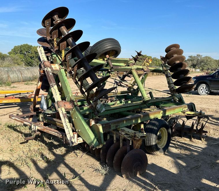 image for item NP9604 John Deere 330  double off-set disk