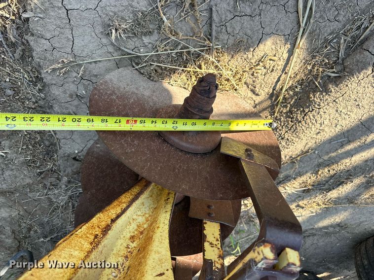 image for item NP9604 John Deere 330  double off-set disk