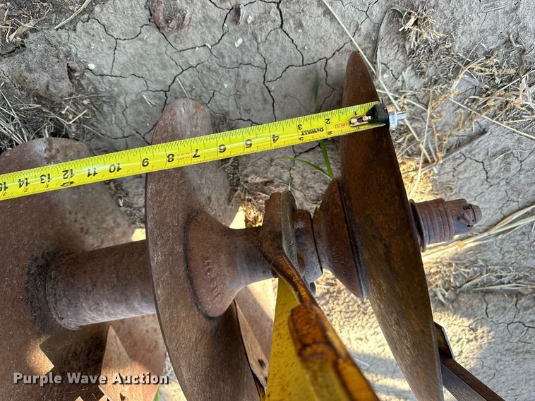 image for item NP9604 John Deere 330  double off-set disk