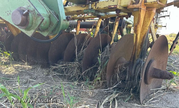 image for item NP9604 John Deere 330  double off-set disk