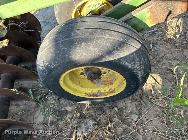 image for item NP9604 John Deere 330  double off-set disk