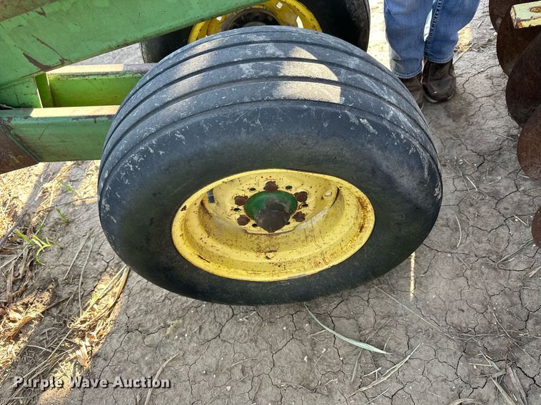 image for item NP9604 John Deere 330  double off-set disk