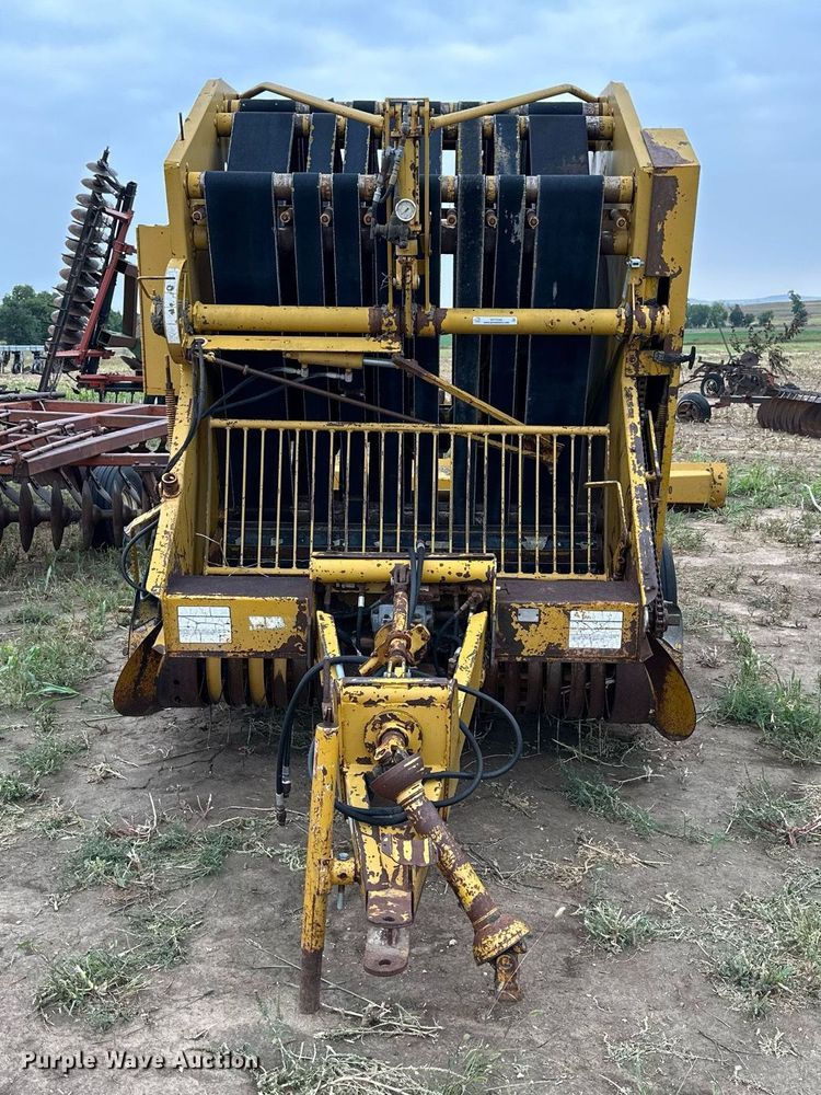 image for item NP9606 Vermeer 605F  round baler