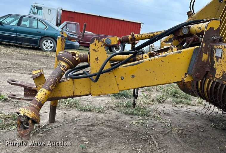 image for item NP9606 Vermeer 605F  round baler