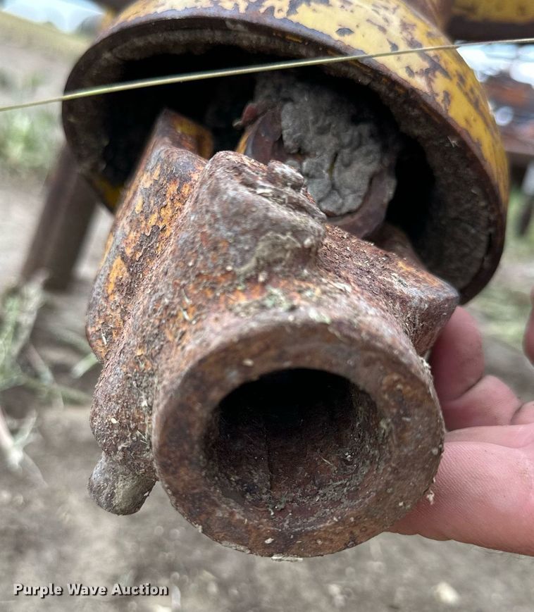 image for item NP9606 Vermeer 605F  round baler