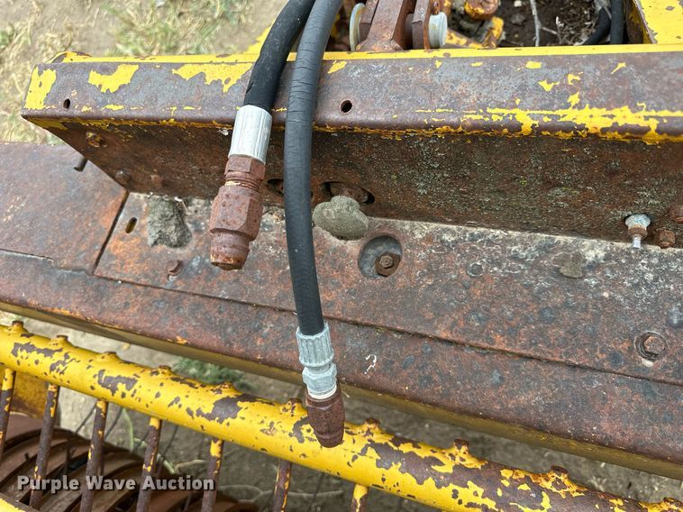 image for item NP9606 Vermeer 605F  round baler