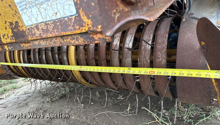 image for item NP9606 Vermeer 605F  round baler