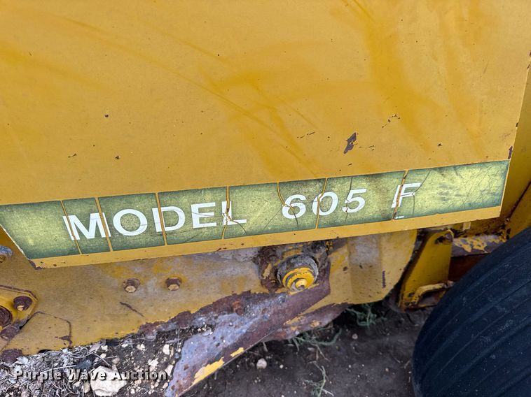 image for item NP9606 Vermeer 605F  round baler