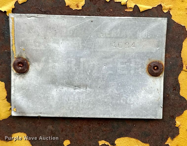 image for item NP9606 Vermeer 605F  round baler