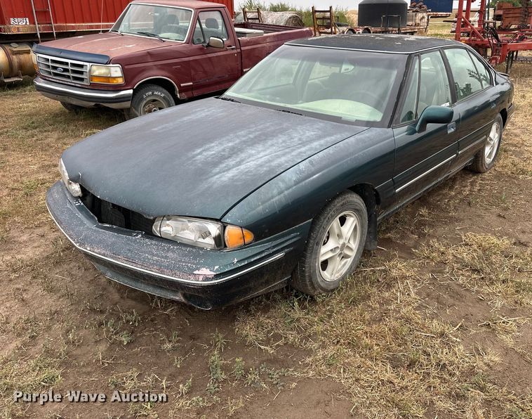 image for item NP9608 1997 Pontiac Bonneville SE