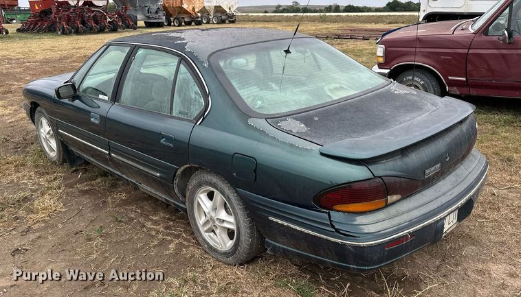 image for item NP9608 1997 Pontiac Bonneville SE