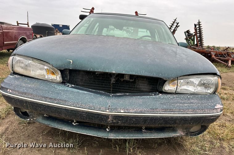 image for item NP9608 1997 Pontiac Bonneville SE
