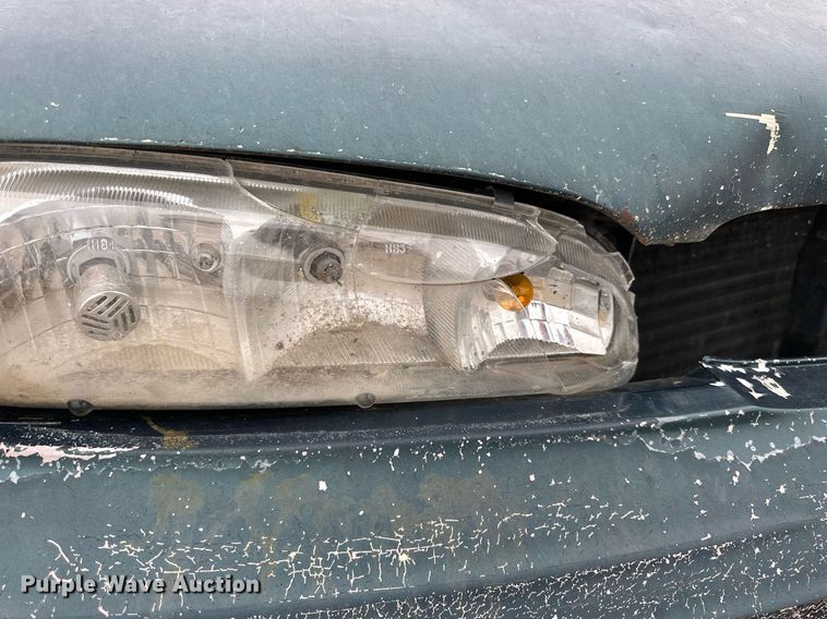 image for item NP9608 1997 Pontiac Bonneville SE